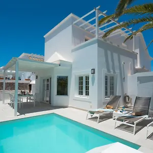 https://villa-charlana.puertodelcarmen-hotels.org